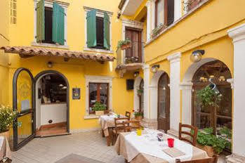 Locanda Al Centrale Hotel
